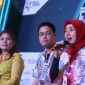 Deputi Direktur Literasi dan Informasi Otoritas Jasa Keuangan Greta Joice Siahaan , Head of Wealth and Channel Managemet BCA Sekuritas Donny Kristanto Setiadi dan Sekretaris Perusahaan BCA Syariah Nadia Amalia memberikan penjelasan kepada media dalam Talkshow 