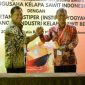 Rektor Instiper Dr. Ir Harsawardana, M. Eng dan Joko Supriyono Ketua Umum GAPKI/ist