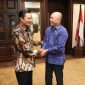 Menteri Koperasi dan UKM Teten Masduki Menerima Audiensi Wakil Ketua MPR RI sekaligus Ketua Umum Induk Koperasi Karyawan (Inkopkar) Fadel Muhammad di Ruang Rapat Menteri Koperasi dan UKM. Jakarta, Selasa(29/10/2019)/daelpos.com