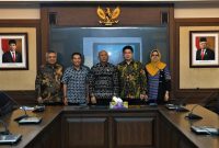 Menteri Koperasi dan UKM Teten Masduki saat menerima audiensi Ketua Bidang Ritel APINDO, Tutum Rahanta,diruang rapat Kemenkop & UKM./daelpos.com