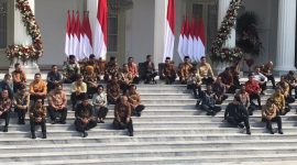 Presiden Joko Widodo resmi mengumumkan susunan kabinetnya periode 2019-2024 di Istana Kepresidenan,. Sejumlah nama baru muncul sebagai menteri Kabinet Jokowi Jilid II. Kabinet Jokowi-Maruf Amin diberi nama Kabinet Indonesia Maju yang akan bekerja selama lima tahun ke depan./daelpos.com