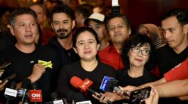 Ketua DPR RI Puan Maharani saat memberikan keterangan pers di dampingi para pemain film Naga Bonar Reborn usai nonton bareng. Foto/Istimewa