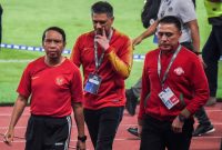 Menteri Pemuda dan Olahraga (Menpora) Zainudin Amali bersama Plt Deputi Peningkatan Prestasi Olahraga Yuni Poerwanti menyaksikan langsung pertandingan Timnas Indonesia melawan Korea Utara dalam laga pamungkas Kualifikasi Piala Asia U-19 2020 di Stadion Utama Gelora Bung Karno / foto Istimewa / daelpos.com 