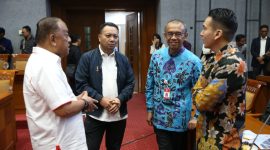 Sesmenpora Gatot S. Dewa Broto bersama sejumlah pejabat eselon I dan II Kemenpora mengikuti rapat dengar pendapat bersama Komisi X DPR RI di Gedung DPR, Jakarta, Rabu (13/11/2019) / daelpos.com