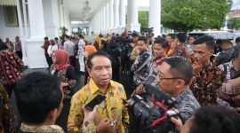 Menpora Zainudin Amali menghadiri Penyerahan Daftar Isian Pelaksanaan Anggaran (DIPA) dan Penyerahan Buku Daftar Alokasi Transfer ke Daerah dan Dana Desa tahun 2020 oleh Presiden Joko Widodo kepada kementerian, lembaga, dan daerah di Istana Negara / Istimewa