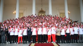 Presiden Joko Widodo meminta kontingen SEA Games Indonesia yang akan berlaga di SEA Games ke-30 tahun 2019 di Filipina bisa meraih peringkat dua besar. Keinginan Presiden itu disampaikan Presiden saat memberikan sambutan pada acara pelepasan kontingen Merah-Putih ke SEA Games Filipina tahun 2019 di Istana Presiden Bogor, Jawa Barat.(foto:putra/kemenpora.go.id)