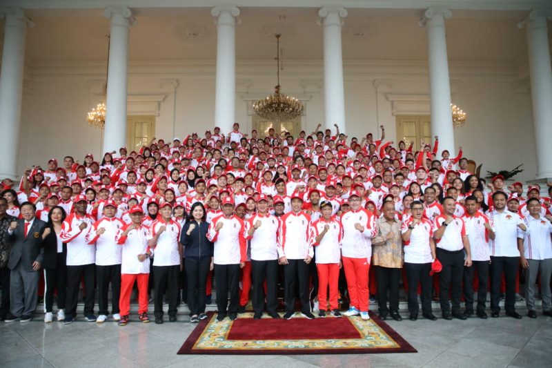 Presiden Joko Widodo meminta kontingen SEA Games Indonesia yang akan berlaga di SEA Games ke-30 tahun 2019 di Filipina bisa meraih peringkat dua besar. Keinginan Presiden itu disampaikan Presiden saat memberikan sambutan pada acara pelepasan kontingen Merah-Putih ke SEA Games Filipina tahun 2019 di Istana Presiden Bogor, Jawa Barat.(foto:putra/kemenpora.go.id)