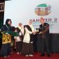 Menteri Koperasi dan UKM Teten Masduki memberikan sambutan dalam acara Tanwir 2 Nasyiatul Aisyiyah di Kota Palembang, Jumat (8/11/2019). Hadir dalam acara ini Ketua Umum Pimpinan Pusat Muhammadiyah Prof. Haedar Nashir, Ketua Pimpinan Wilayah Muhammadiyah Sumsel Romli, Staf Ahli Menteri Koperasi dan UKM bidang Produktivitas dan Daya Saing Herustiati dan Ketua Umum PP Nasyiatul Aisyiyah Diyah Puspitarini. / Foto Istimewa