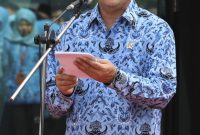 Menteri Koperasi dan UKM Teten Masduki saat menjadi Pembina Upacara Peringatan Hari Pahlawan di Lapangan Upacara Kementerian Koperasi dan UKM. Senin(11/11/2019) / daelpos.com