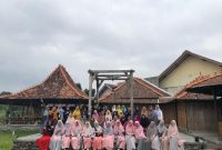 Terjangkaunya harga hewan kurban yang ditawarkan Global Qurban-ACT pada Hari Bahagia Nasional membuat banyak dermawan berpartisipasi. Di antaranya adalah Eti beserta teman-teman di Khadijah Community Yogyakarta yang membeli hewan kurban sejak kini untuk Iduladha 2020 mendatang / Foto Istimewa daelpos.com