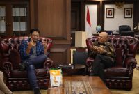 Menteri Koperasi dan UKM Teten Masduki menerima Audiensi dari Penggiat Brand Lokal di Indonesia Arto Soebiantoro di Ruang Kerja Menteri Koperasi dan UKM. Jakarta, Kamis(14/11/2019) / daelpos.com