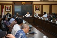 Menteri Koperasi dan UKM Teten Masduki menerima Audiensi dari Yayasan Pendidikan Koperasi di Ruang Rapat Menteri Koperasi dan UKM. Jakarta, Selasa(19/11/2019) daelpos.com
