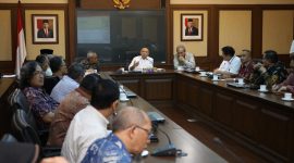 Menteri Koperasi dan UKM Teten Masduki menerima Audiensi dari Yayasan Pendidikan Koperasi di Ruang Rapat Menteri Koperasi dan UKM. Jakarta, Selasa(19/11/2019) daelpos.com