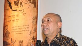 Menteri Koperasi dan UKM Teten Masduki dalam penandatanganan MoU Pengembangan Inclusive Business Kewirausahaan Pariwisata Lombok, Jakarta, Jumat (22/11/2019). Hadir dalam acara tersebut Founder Javara Helianti Hilman, Direktur Industri, Pariwisata, dan Ekonomi Kreatif Bappenas Leonardo Adypurnama dan Deputi Bidang Produksi dan Pemasaran Kemenkop dan UKM. / daelpos.com