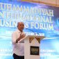 Menteri Koperasi dan UKM Teten Masduki memberikan sambutan sekaligus memainkan alat musik Tradisional Bali 