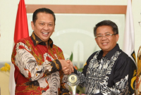 Presiden PKS Mohamad Sohibul Iman dan Ketua MPR RI Bambang Soesatyo dalam Silaturahim Kebangsaan di kantor DPP PKS, Selasa (26/11) (PKSFoto) 