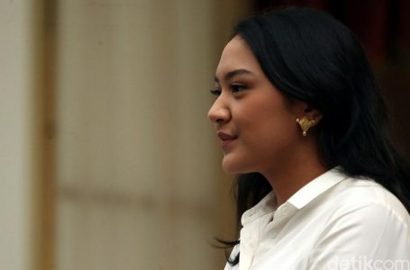 Sosok Putri Tanjung, Staf Khusus Berusia 23 Tahun yang Bikin Kaget Jokowi