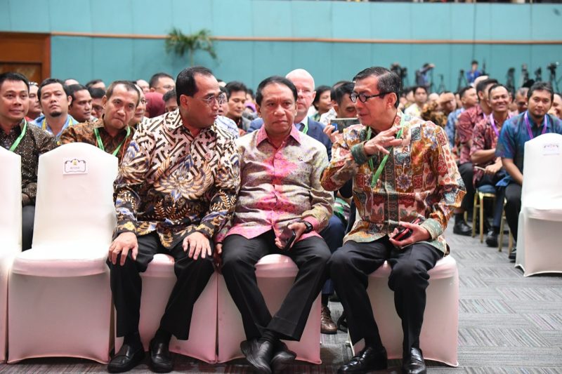 Menpora Zainudin Amali menghadiri Rapat Koordinasi Nasional (Rakornas) Pengadaan Barang/Jasa Pemerintah yang dibuka secara langsung oleh Presiden Joko Widodo, di Balai Sidang JCC, Senayan / Istimewa