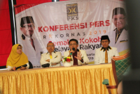 Presiden PKS Mohamad Sohibul Iman memberikan keterangan dalam Konferensi Pers Rakornas PKS 2019 di Jakarta, Sabtu (16/11/2019) / daelpos.com