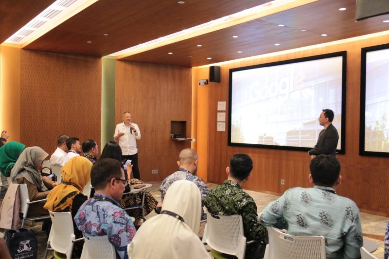 Deputi bidang SDM Aparatur Kementerian PANRB saat memberi sambutan dalam kegiatan kunjungan di Kantor Google Indonesia, Jakarta / Foto Istimewa