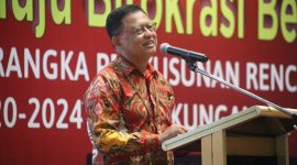 Sekretaris Kementerian PANRB Dwi Wahyu Atmaji saat memberikan arahan sekaligus membuka acara FGD Penyusunan Renstra Kementerian PANRB 2020-2024 di Jakarta / daelpos.com