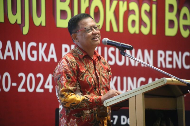 Sekretaris Kementerian PANRB Dwi Wahyu Atmaji saat memberikan arahan sekaligus membuka acara FGD Penyusunan Renstra Kementerian PANRB 2020-2024 di Jakarta / daelpos.com