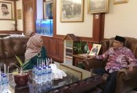 KH. Said Aqil Siroj saat bersama Siti Nur Azizah / foto istimewa