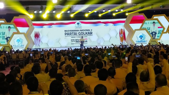 Ketua Umum Partai Golkar Airlangga Hartarto menyampaikan rasa terima kasih terhadap Ketua MPR Bambang Soesatyo alias Bamsoet. Foto Istimewa