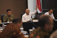 Menteri Koperasi dan UKM Teten Masduki saat memberikan arahan terkait sinergi dan konsolidasi dalam rapat koordinasi Rencana Strategis Nasional Pengembangan UMKM di kantor Kemenkop UKM, Jakarta, Rabu (4/12/2019).