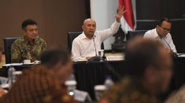 Menteri Koperasi dan UKM Teten Masduki saat memberikan arahan terkait sinergi dan konsolidasi dalam rapat koordinasi Rencana Strategis Nasional Pengembangan UMKM di kantor Kemenkop UKM, Jakarta, Rabu (4/12/2019).