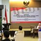 Sekretaris Deputi Bidang Pengembangan SDM Kementerian Koperasi dan UKM Talkah Badrus memberikan sambutan dan membuka acara Konvensi Rancangan Standar Kompetensi Kerja Nasional Indonesia (RSKKNI) dan Rancangan Kerangka Kualifikasi Kerja Nasional Indonesia (RKKKNI) Bidang Ekspor pada Koperasi dan UKM, Jakarta, Selasa (10/12/2019). Hadir dalam acara tersebut Asdep Standardisasi dan Sertifikasi SDM KUMKM Kemenkop dan UKM Retno Endang Prihantini yang juga sebagai Ketua Sidang dan Ketua Tim Perumus RSKKNI dan RKKKNI Prijadi Atmaja.