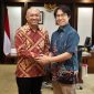 Menteri Koperasi dan UKM Teten Masduki menerima Audiensi Peneliti Osaka University Japan Testu Konichi dan Ekonom Senior Institute for Development of Economics and Finance (INDEF) Didik J. Rachbini di Ruang Kerja Menteri Koperasi dan UKM. Jakarta, Jum'at(3/1/2020).
