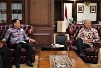 Menteri Koperasi dan UKM Teten Masduki menerima Audiensi Ketua Komisi Pengawas Persaingan Usaha (KPPU) Kurnia Toha di Ruang Kerja Menteri Koperasi dan UKM. Jakarta, Senin (6/1/2020) / daelpos.com