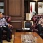 Menteri Koperasi dan UKM Teten Masduki menerima Audiensi Ketua Komisi Pengawas Persaingan Usaha (KPPU) Kurnia Toha di Ruang Kerja Menteri Koperasi dan UKM. Jakarta, Senin (6/1/2020) / daelpos.com