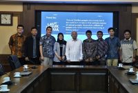 Menteri Koperasi dan UKM Teten Masduki Menerima Audiensi VP OF Corporate Service Tani Hub Astri Purnamasari, Chief Financial Officer Sayur Box Arif Zamani dan CEO Aruna Farid Naufal Aslam Farid Naufal Aslam, di Ruang Rapat Menteri, Jakarta Senin (13/01/2020).