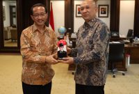 Menteri Koperasi dan UKM Teten Masduki menerima Audiensi Duta Besar Republik Indonesia untuk Moscow, Russia Mohamad Wahid Supriyadi di Ruang Kerja Menteri Koperasi dan UKM. Jakarta, Rabu(15/01/2020)./ daelpos.com