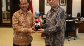Menteri Koperasi dan UKM Teten Masduki menerima Audiensi Duta Besar Republik Indonesia untuk Moscow, Russia Mohamad Wahid Supriyadi di Ruang Kerja Menteri Koperasi dan UKM. Jakarta, Rabu(15/01/2020)./ daelpos.com