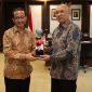 Menteri Koperasi dan UKM Teten Masduki menerima Audiensi Duta Besar Republik Indonesia untuk Moscow, Russia Mohamad Wahid Supriyadi di Ruang Kerja Menteri Koperasi dan UKM. Jakarta, Rabu(15/01/2020)./ daelpos.com