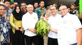Menteri Koperasi dan UKM Teten Masduki memberikan sambutan sekaligus membuka acara Musyawarah Wilayah I Gerakan Masyarakat Perhutanan Sosial Indonesia Jawa Tengah. Kendal, Sabtu(25/01/2020). Hadir dalam acara ini Ketua Gerakan Masyarakat Perhutanan Sosial Indonesia Jawa Tengah Siti Fikriyah, Bupati Kendal Mirna Annisa, PJ Sekda Provinsi Jawa Tengah Herru Setiadi.