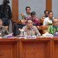 Menpora Zainudin Amali didampingi Sesmenpora Gatot S Dewa Broto bersama para pejabat Eselon I dan II Kemenpora menghadiri Rapat Kerja (Raker) bersama Anggota Komisi X DPR RI di Ruang Rapat Komisi X Gedung Nusantara I Senayan, Jakarta./ daelpos.com