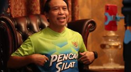 Menteri Pemuda dan Olahraga (Menpora) Zainudin Amali melakukan bincang santai sekaligus ngabuburit di bulan Ramadan bersama pasangan pesilat Indonesia Hanifan Yudani Kusumah dan Pipiet Kamelia yang berprestasi melalui ngobrol online di kediaman Jatiwaringin, Jakarta Timur, Sabtu (25/4). Dua sejoli ini berhasil meraih medali emas Asian Games 2018./ Ist