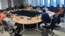 Ketua Gugus Tugas Percepatan Penanganan COVID-19 Doni Monardo bertemu dengan perwakilan organisasi keagamaan Indonesia di Graha BNPB / Foto Ist