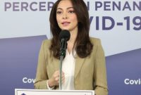 Reisa Broto Asmoro sedang memberikan paparan terkait Covid-19 - BNPB