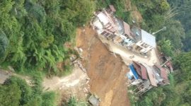 Foto : Longsor di Desa Battangbarat, Kecamatan Warabarat, Kota Palopo, Sulawesi Selatan, pada Jumat (26/6) (BPBD Kota Palopo)

