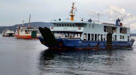 Kapal Motor Penumpang (KMP) beroperasi di Selat Bali terlihat dari Pelabuhan Ketapang, Banyuwangi, Jawa Timur, / Foto Istimewa