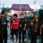 Terpidana Harry Aditya Kusuma (baju merah) saat tiba di Lubuklinggau / NET