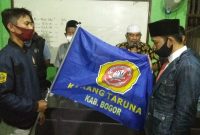Keterangan Foto : Peresmian Pengurus Karang Taruna Desa Lumpang, Bertempat Di Aula Desa Lumpang Kecamatan Parungpanjang Kabupaten Bogor, Sabtu Malam Minggu 11 Juli 2010. (Dok : Hari Setiawan Muhammad Yasin)