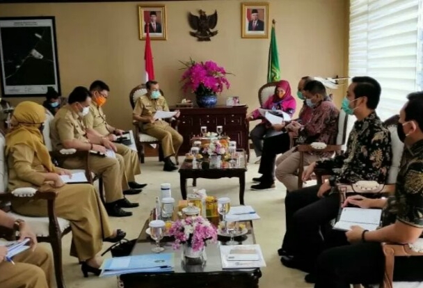 KPK audiensi dengan Gubernur Riau Syamsuar. Foto: Antara