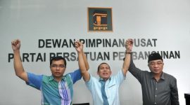 Wakil Sekretaris Jenderal Partai Persatuan Pembangunan (PPP) Achmad Baidowi (kiri). (ANTARA FOTO/Andika Wahyu)