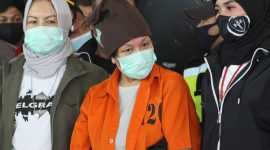 Penangkapan Maria Pauline Lumowa tersangka kasus pembobolan Bank BNI 1,7 Triliun Rupiah, Terminal 3 Kedatangan Internasional Bandara Soekarno-Hatta, Banten, Kamis, 9 Juli 2020.